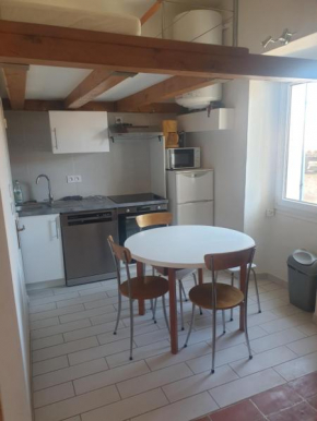 Charmant studio pour 2 personnes (ou 4) bien situé